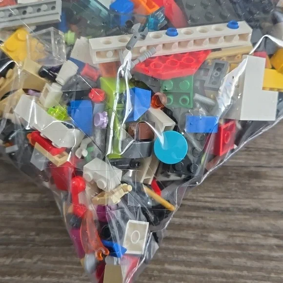 LEGO Mystery Grab Bag of Assorted Lego's| Mystery Bag #26 - Picture 6 of 10